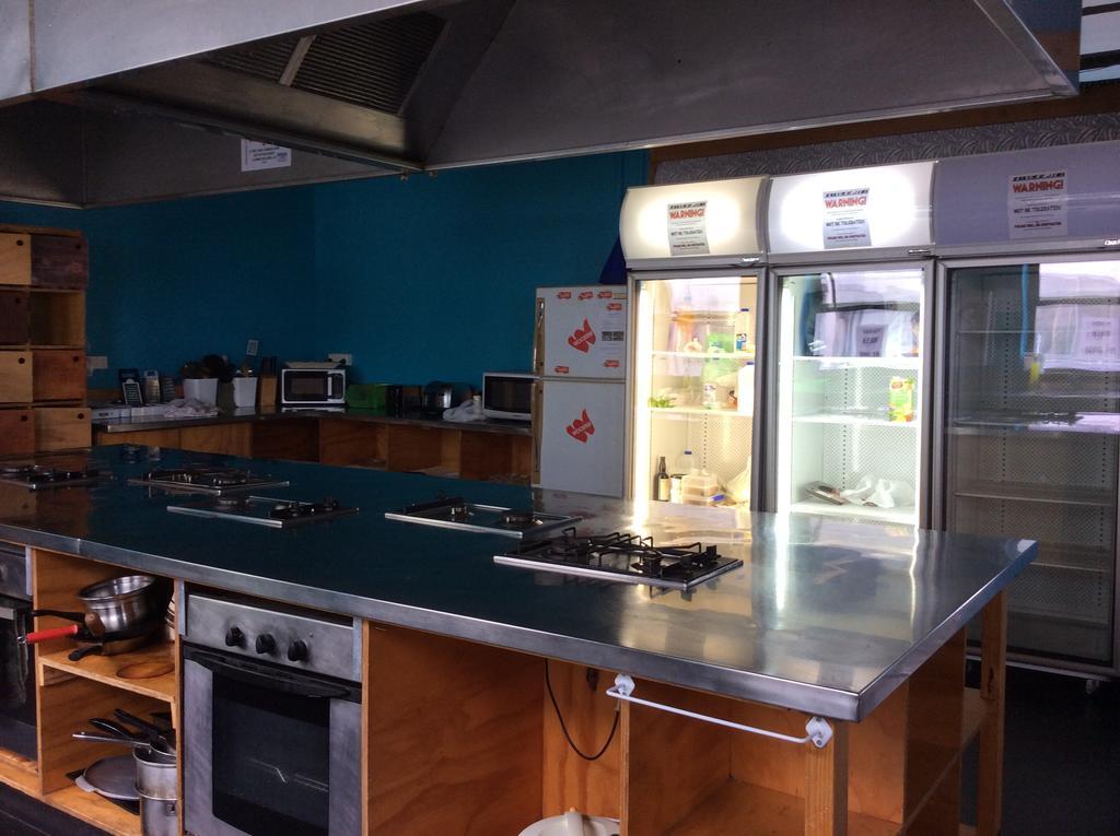Wild Zebra Backpackers Hostel Wellington Exterior photo