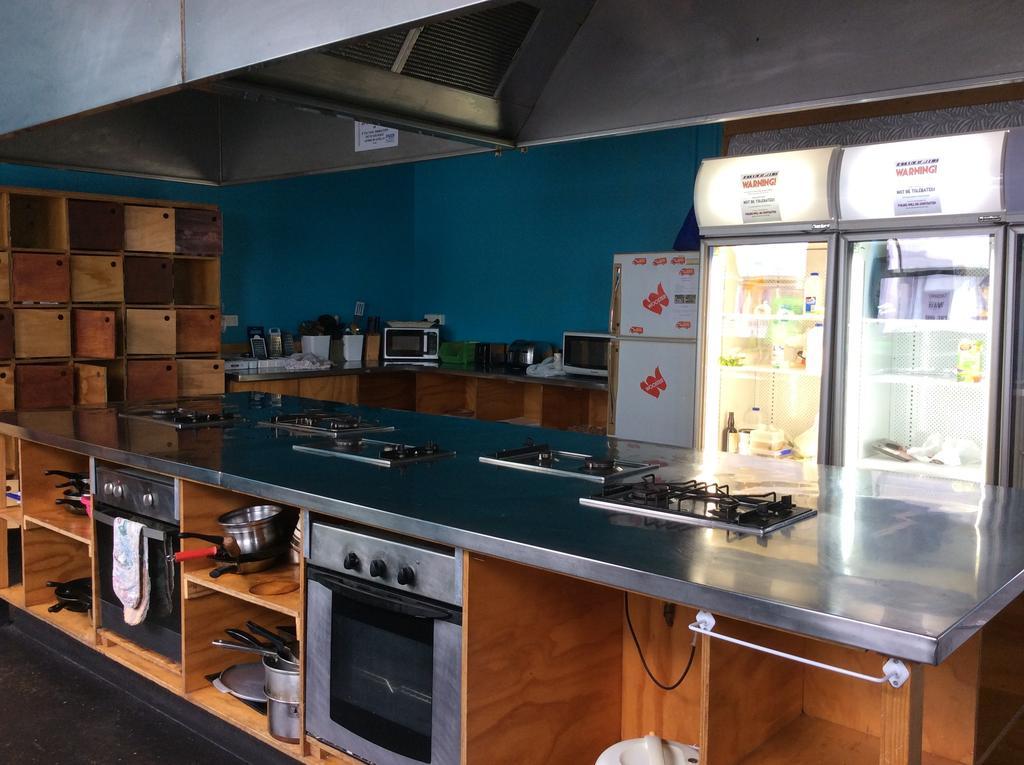 Wild Zebra Backpackers Hostel Wellington Exterior photo