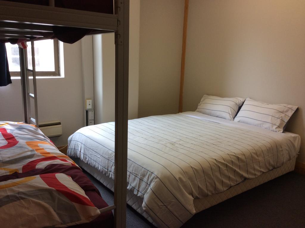Wild Zebra Backpackers Hostel Wellington Exterior photo