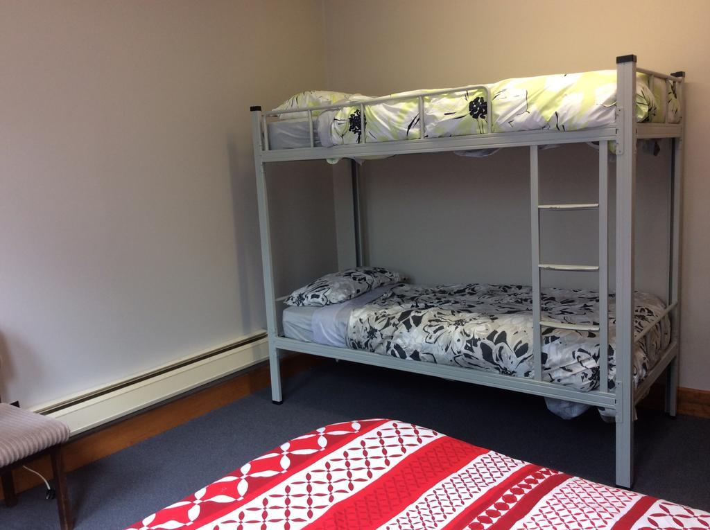 Wild Zebra Backpackers Hostel Wellington Room photo