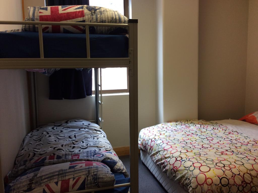 Wild Zebra Backpackers Hostel Wellington Exterior photo
