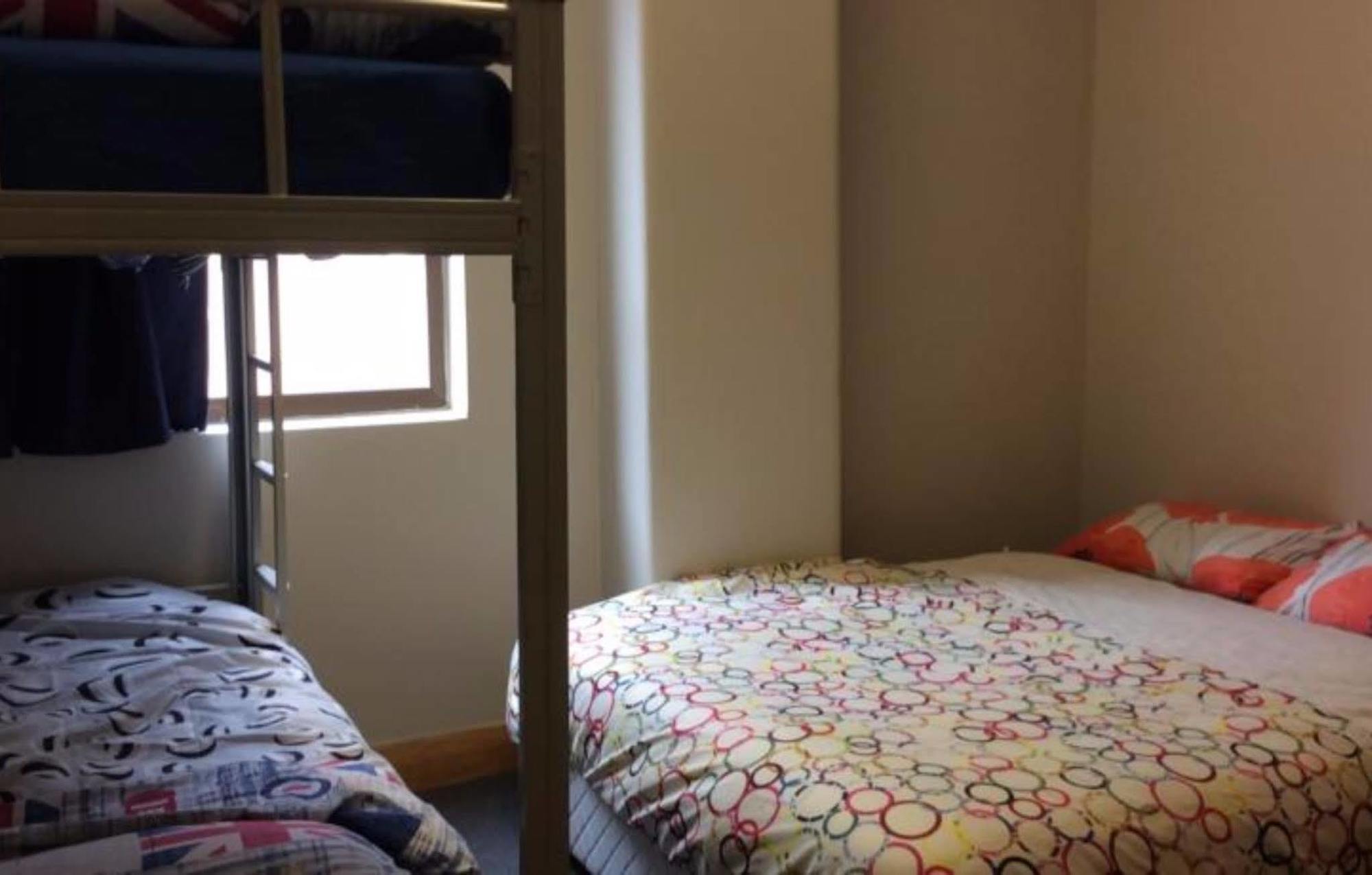 Wild Zebra Backpackers Hostel Wellington Exterior photo